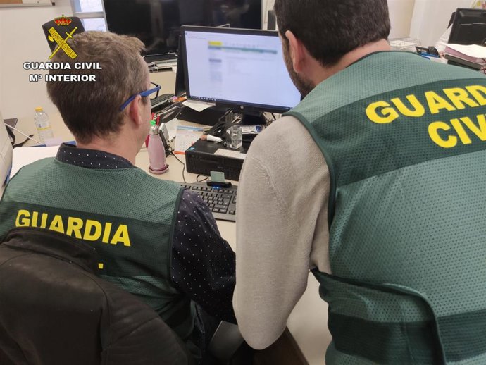 Agentes de la Guardia Civil.