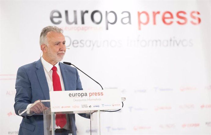 El ministro de Política Territorial y Memoria Democrática, Ángel Víctor Torres, interviene durante un Desayuno Informativo de Europa Press, en el hotel Hyatt Regency Hesperia Madrid, a 29 de febrero de 2024, en Madrid (España).