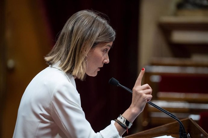 Archivo - La presidenta de los comuns en el Parlament, Jéssica Albiach, interviene durante el tercer Debate de Política General de la legislatura, en el Parlament de Catalunya, a 27 de septiembre de 2023