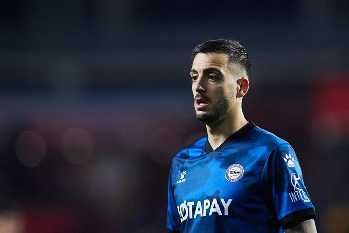 Archivo - El delantero Jose Luis 'Joselu' Mato, en su etapa como jugador del Deportivo Alavés. 