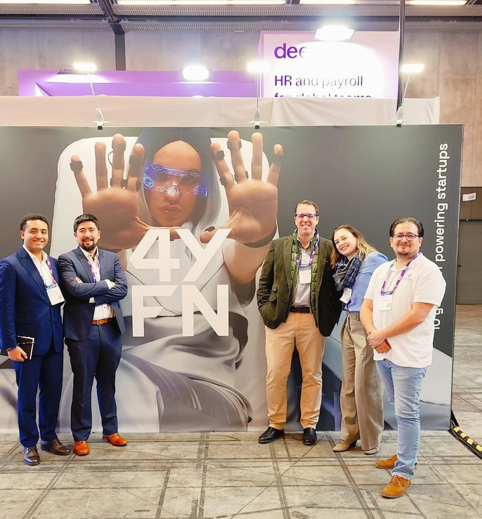 Invewtigadores del Inibica presentan su proyecto sobre cribado de covid-19 con IA al Mobile World Congress
