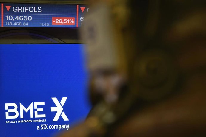 Archivo - Un panel del Ibex 35, en el Palacio de la Bolsa, a 9 de enero de 2024, en Madrid (España). 