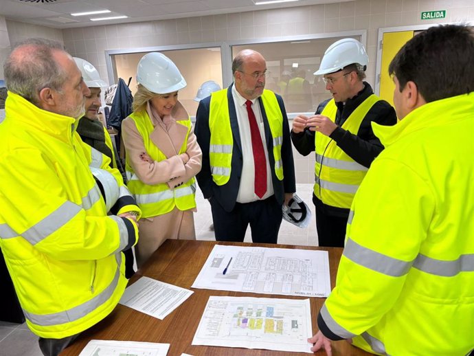 El vicepresidente primero de C-LM, José Luis Martínez Guijarro, en el nuevo Hospita Universitario de Cuenca.