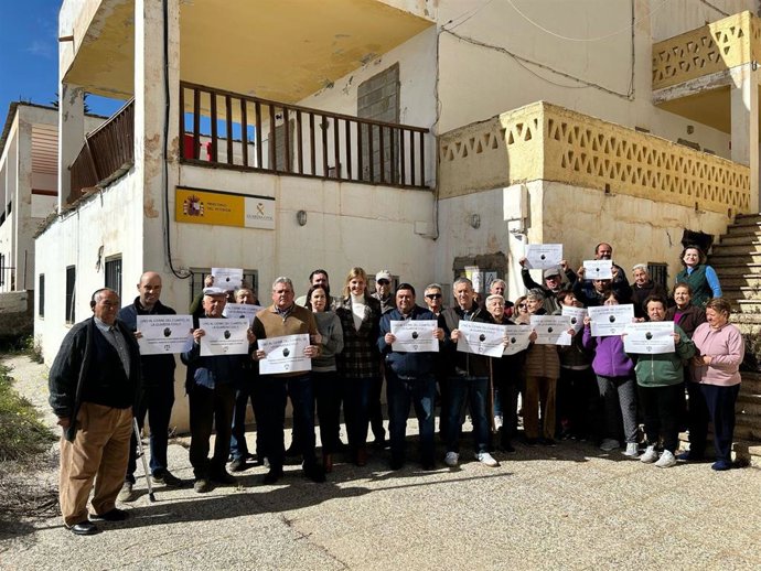 Concentración en Murtas por la reapertura de la casa cuartel