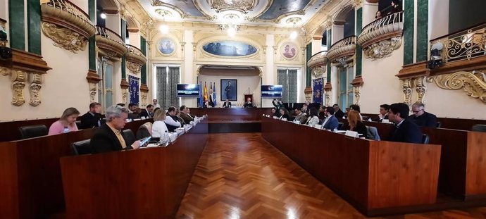 Pleno de la Diputación de Badajoz.