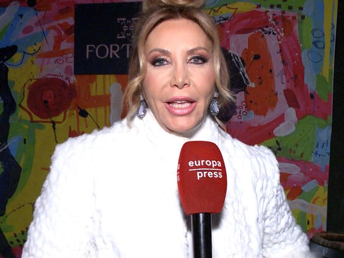 Norma Duval en la presentación de la marca de vinos de Álvaro Muñoz Escassi