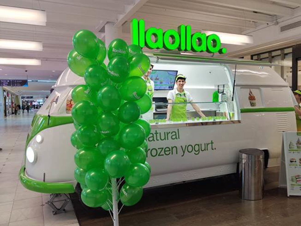 Vallsur amplía su oferta con la llegada del food truck de llaollao.