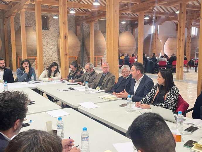 La Diputación de Cáceres participa en el I Encuentro Estatal de Oficinas de Transición Energética celebrado en Noblejas (Toledo)