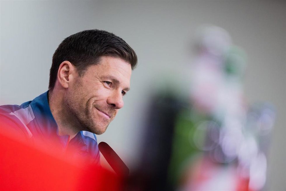El entrenador del Bayer Leverkusen, Xabi Alonso, en rueda de prensa. 