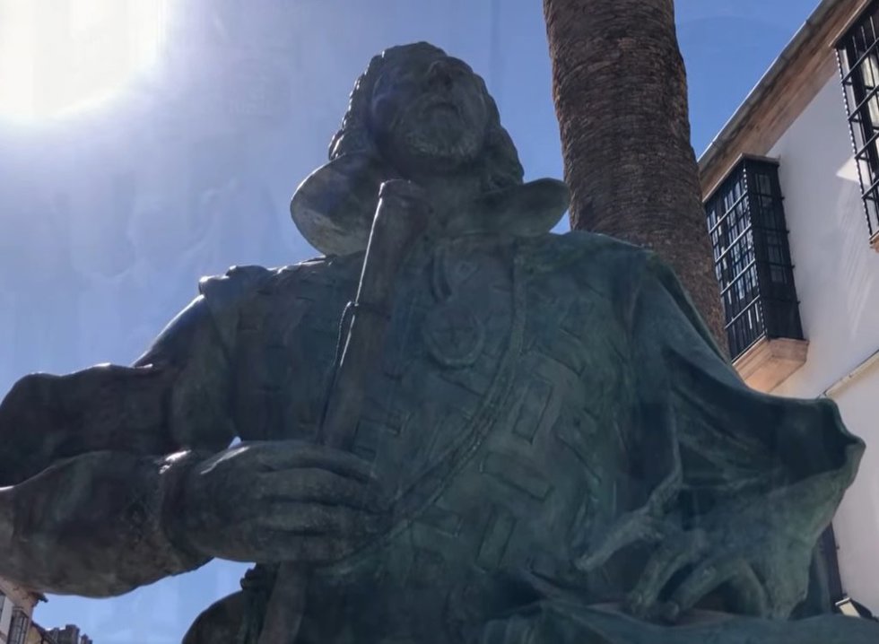 Busto erigido en Aguilar de la Frontera en honor de Rodrigo de Varo y Antequera.