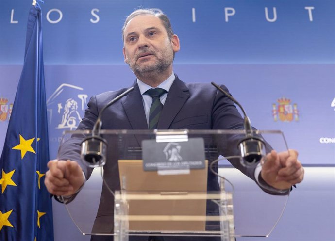 El exministro de Transportes y diputado del PSOE, José Luis Ábalos, durante una rueda de prensa, en el Congreso de los Diputados, a 27 de febrero de 2024, en Madrid (España).