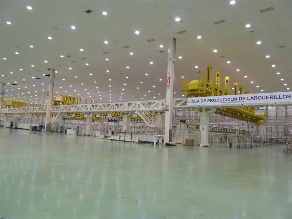 Archivo - Hangar Planta Illescas Airbus A350.