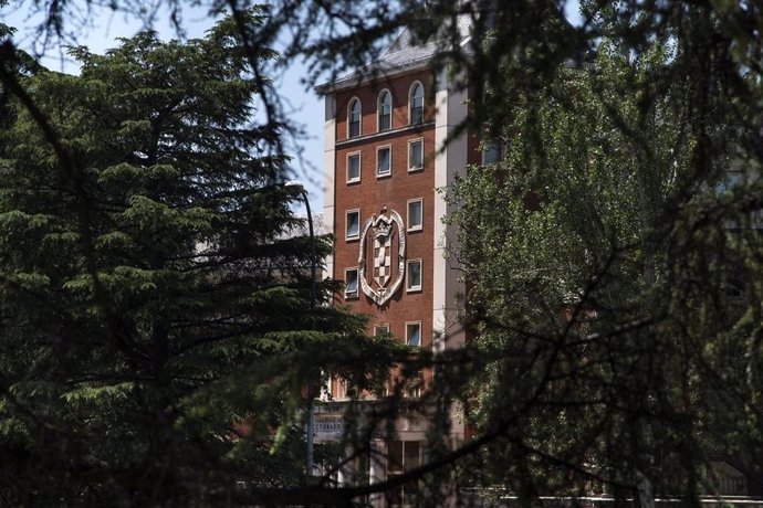 Archivo - Edificio de rectorado de la UCM