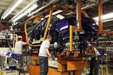 Foto: La actividad manufacturera de España crece por primera vez en casi un año, según PMI