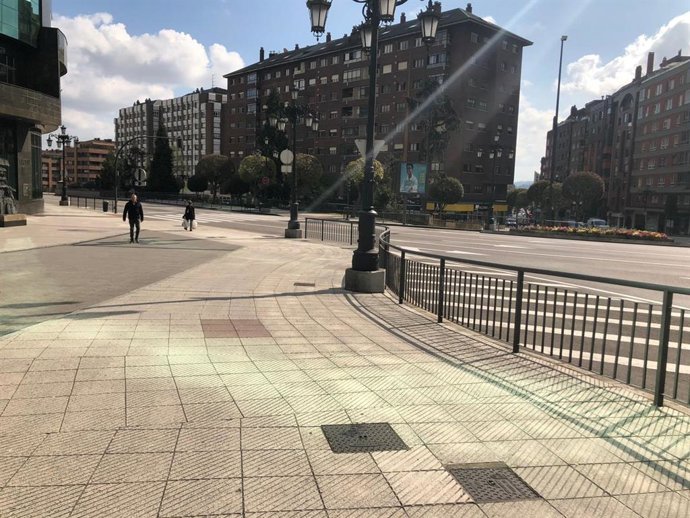 Archivo - Una imagen de Oviedo durante el confinamiento de 2020