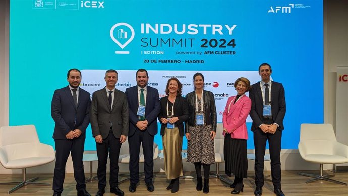 Participantes en Industry Summit 2024