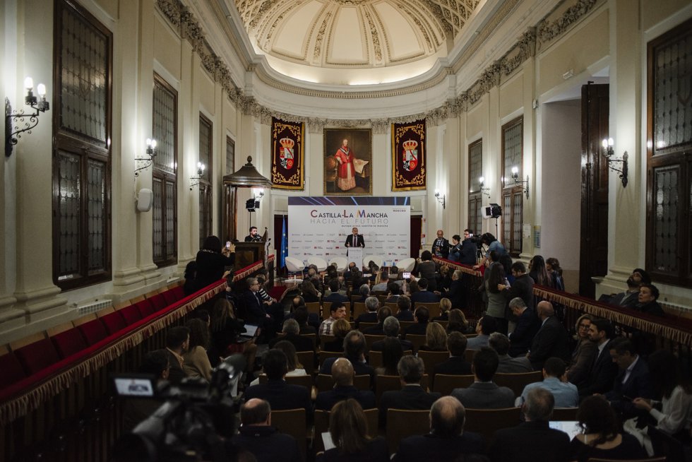 El rector de la UCLM, Julián Garde, interviene durante las jornadas Castilla-La Mancha hacia el futuro, en el Palacio Lorenzana, Toledo, Castilla-La Mancha (España)