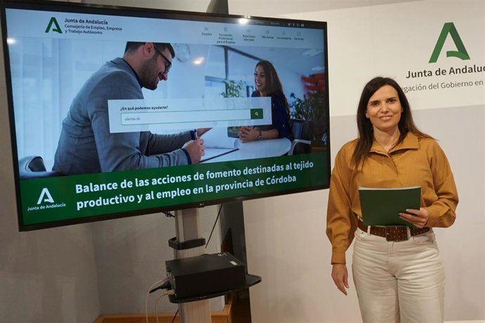 La delegada de Empleo, Empresa y Trabajo Autónomo de la Junta en Córdoba, María Dolores Gálvez.