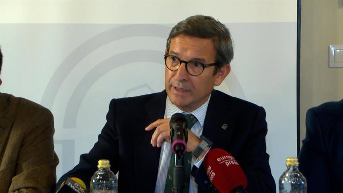 El consejero de Industria, Energía y Minas, Jorge Paradela, en el segundo encuentro 'Made in Andalucía' en Carmona (Sevilla).