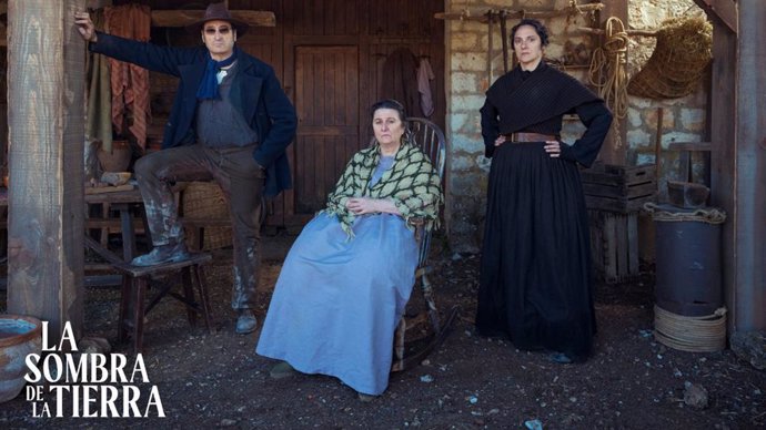 Arranca el rodaje de La sombra de la tierra, un drama rural oscuro protagonizado por Adelfa Calvo y María Morales