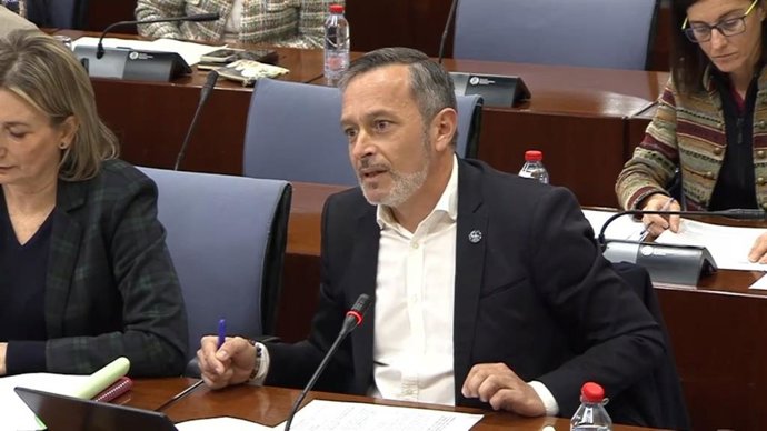 El diputado socialista Rafael Recio, este viernes durante la Comisión de Cultura en el Parlamento de Andalucía.