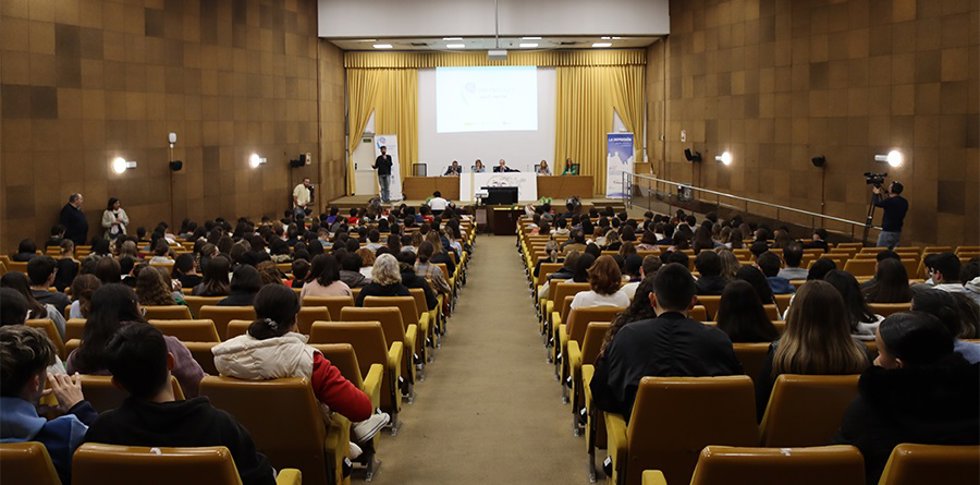 Archivo - Salón de grados de la Facultad de Medicina de Sevilla.