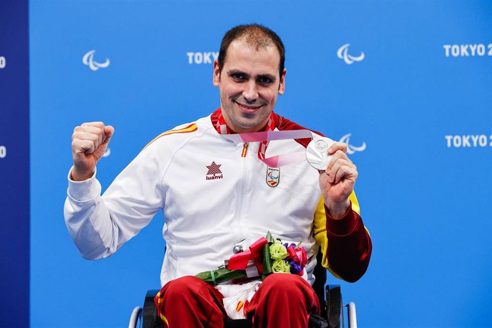 Archivo - Toni Ponce, con su plata en los 100 m braza masculino SB5 de los Juegos Paralímpicos de Tokio