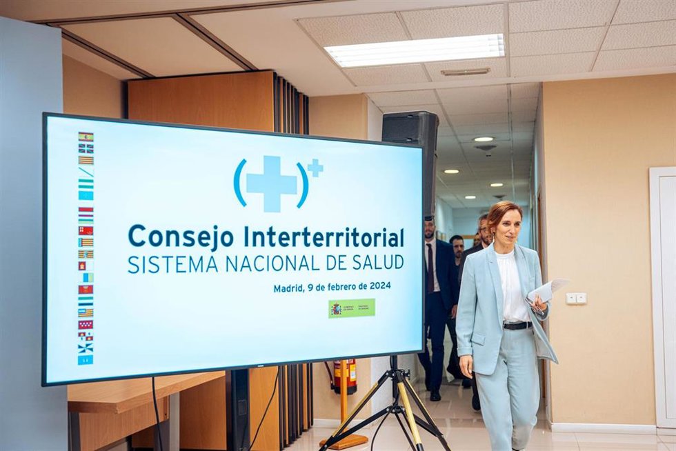 La ministra de Sanidad, Mónica García, a su llegada a una rueda de prensa tras el pleno del Consejo Interterritorial del Sistema Nacional de Salud (CISNS), en el Ministerio de Sanidad, a 9 de febrero de 2024. (Foto de archivo).
