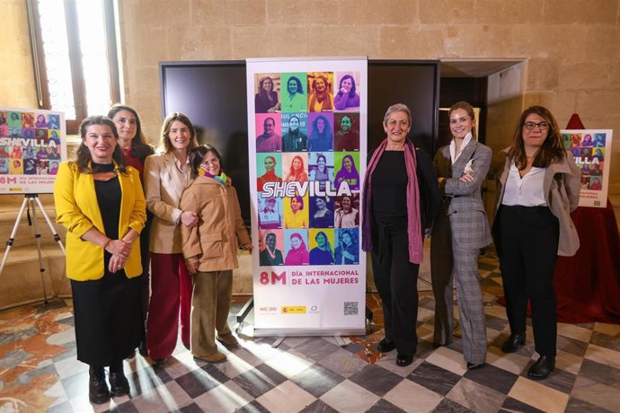 La delegada de Educación, Familia, Igualdad, Juventud y Asociaciones, Blanca Gastalver, presenta el programa de actividades, el cartel y el spot con los que el Ayuntamiento de Sevilla conmemora el 8 de marzo.