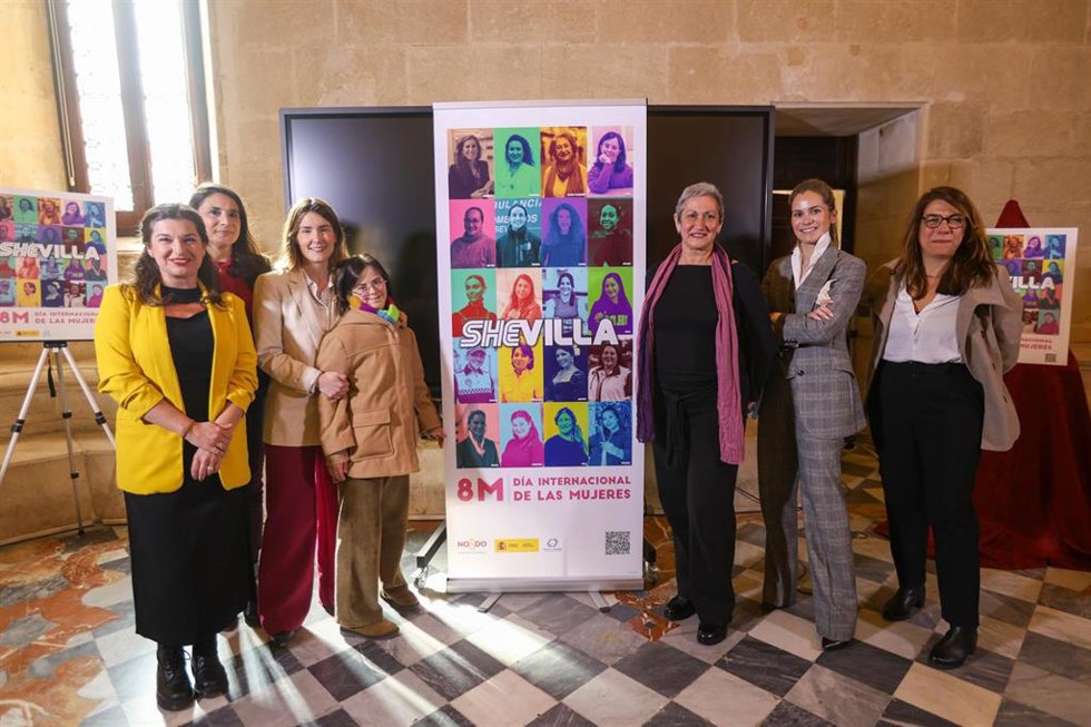 La delegada de Educación, Familia, Igualdad, Juventud y Asociaciones, Blanca Gastalver, presenta el programa de actividades, el cartel y el spot con los que el Ayuntamiento de Sevilla conmemora el 8 de marzo.