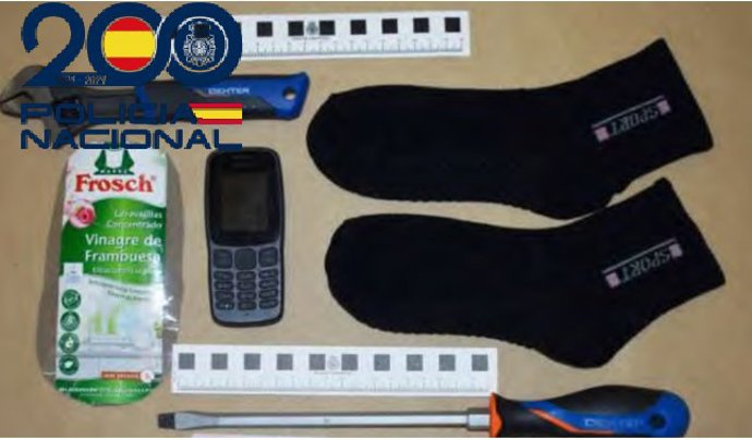 Objetos incautados en la detención en Gijón a dos mujeres de nacionalidad croata, pertenecientes supuestamente a un grupo criminal especializado en robos en pisos.