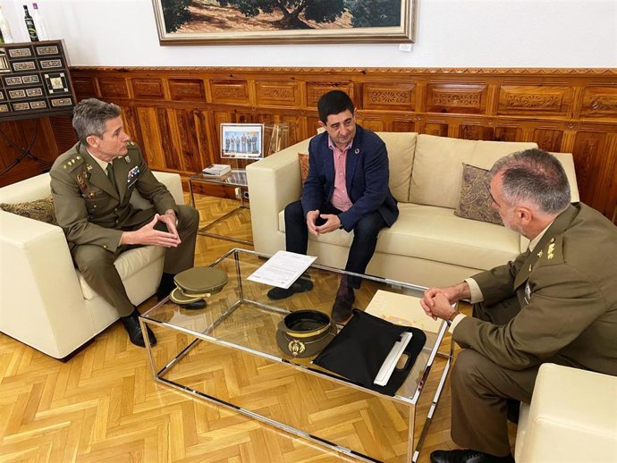 Manuel Martín Porres, Francisco Reyes y Javier Ruiz, en la reunión.