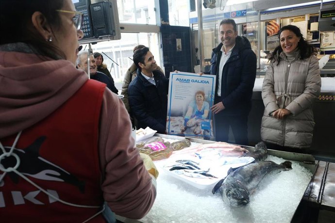 El conselleiro do Mar anima desde Ferrol a la ciudadanía a consumir pescados y mariscos de proximidad