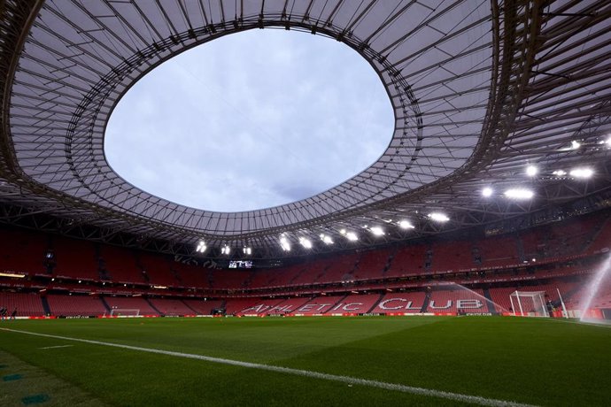 Archivo - General view of San Mames during the LaLiga EA Sports match between Athletic Club and Valencia CF at San Mames on October 29, 2023, in Bilbao, Spain.