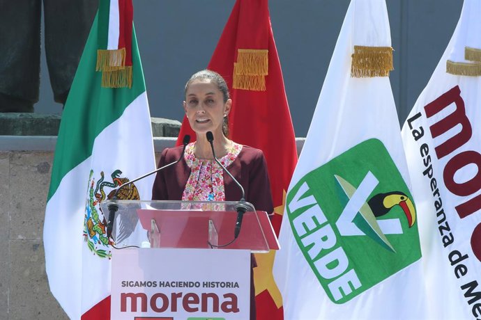 18 February 2024, Mexico, Mexico City: Mexico's presidential candidate Claudia Sheinbaum Pardo speaks during a rally after submitting her registration to the National Electoral Institute (INE) as a presidential candidate. 