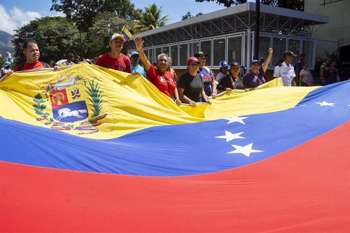 Archivo - Manifestación en Caracas en apoyo al Gobierno de Nicolás Maduro