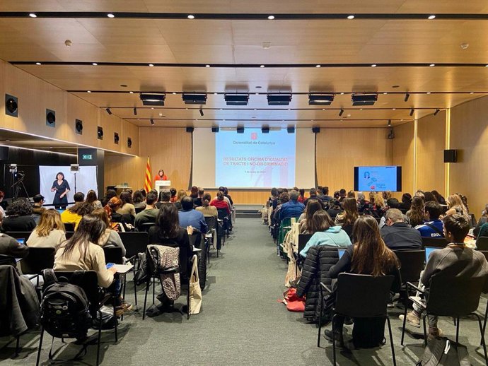 Imagen de la jornada 'La Educación como un espacio de transformación para erradicar las discriminaciones' celebrada en la sede de la Conselleria de Igualdad y Feminismos (Barcelona)
