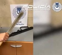 Pillan con un machete de 62 centímetros y varias navajas a un grupo de chicos antes de una pelea en Tetuán