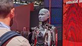 Foto: Robots, vehículos voladores, K-pop en VR y fundas para móvil con olor: las curiosidades que deja MWC 2024