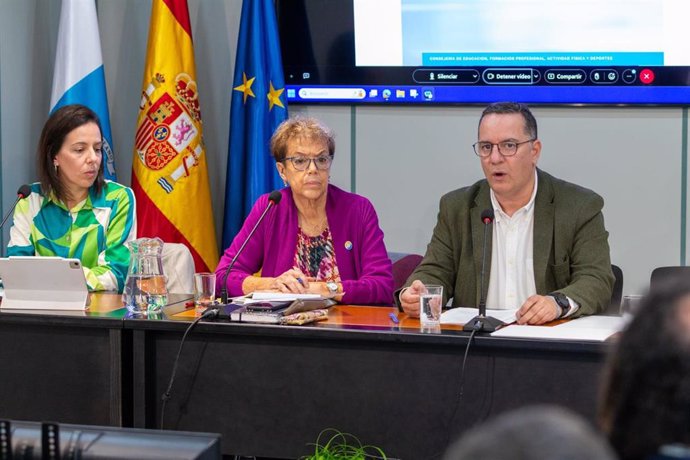 El consejero de Educación, Formación Profesional, Actividad Física y Deportes del Gobierno de Canarias, Poli Suárez, se reúne con el Consejo Escolar de Canarias