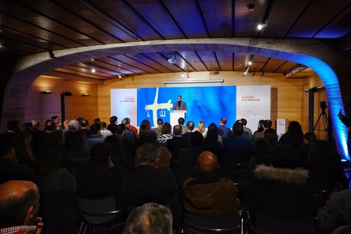 Adrián Barbón interviene en una jornada de la FSA-PSOE en Avilés