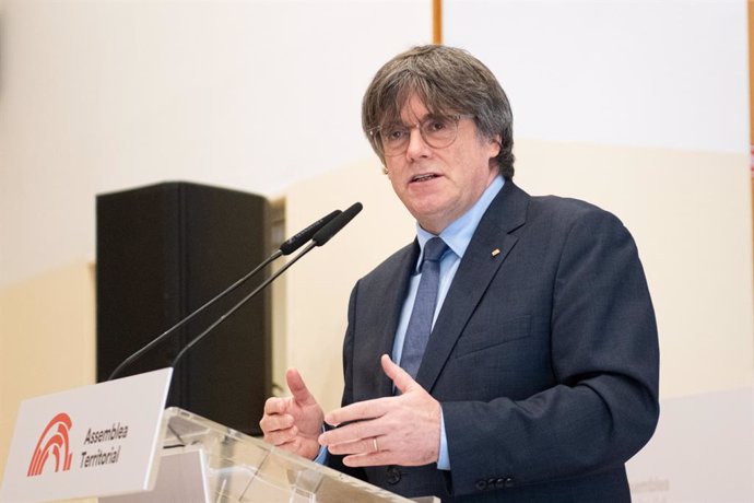 El president del Consell de la República, Carles Puigdemont, intervé durant la constitució de l'Assemblea Territorial del Consell de la República