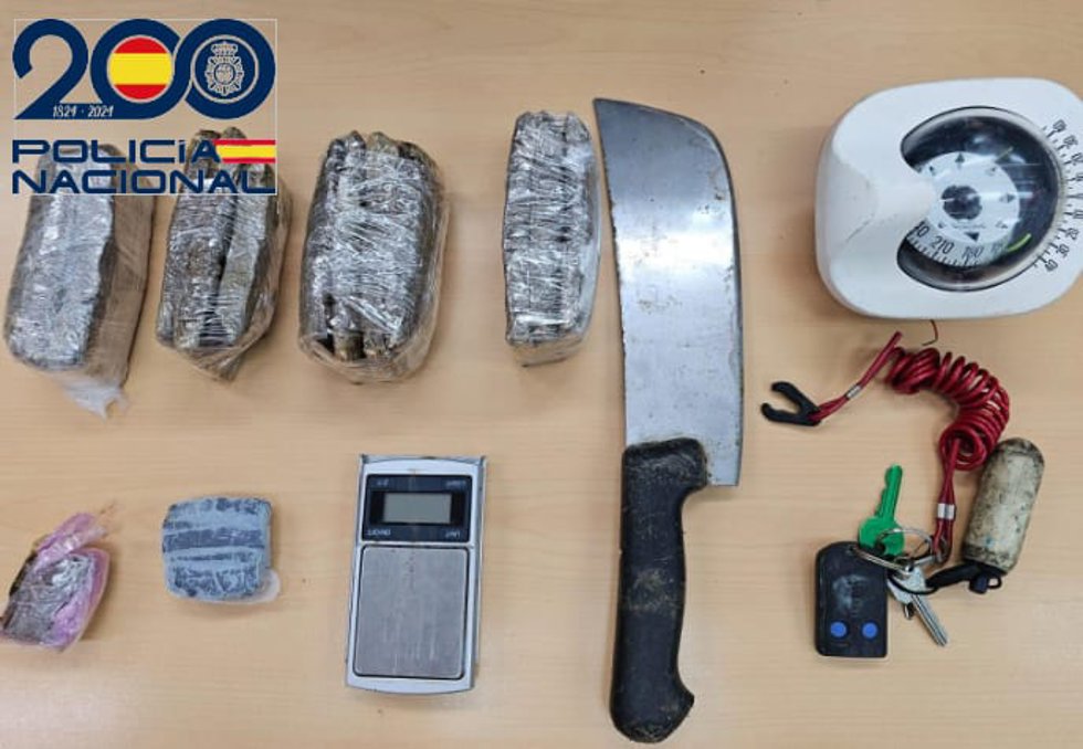 Material incautado a los detenidos.
