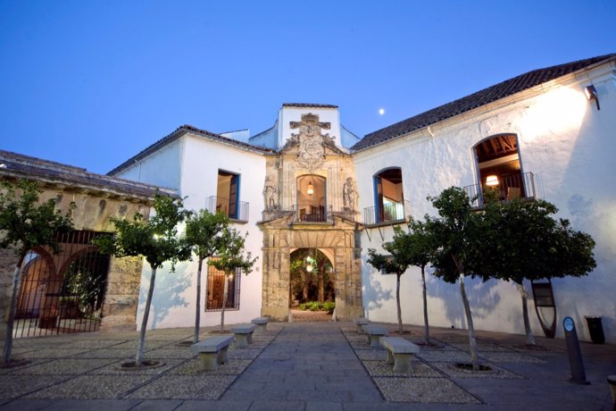 Fachada del Palacio de Viana.