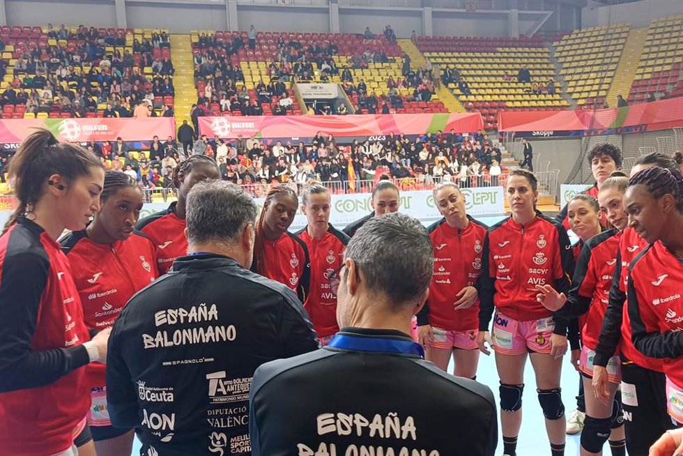 Ambros Martín, seleccionador español de balonmano femenino.