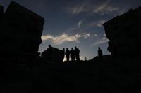 El Ejército israelí abrió fuego directo en el reparto de ayuda pero atribuye la mayoría de muertos a la estampida