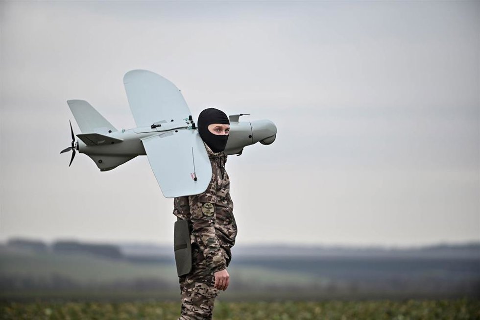 Imagen de archivo de fuerzas ucranianas con un dron de reconocimiento