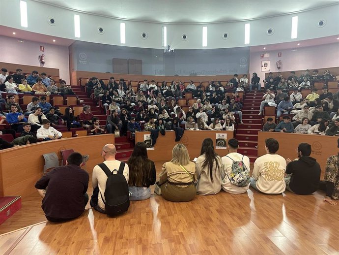 Fotografía de la celebración de la fase territorial de Huelva y Sevilla de la 15 edición de la Olimpiada de Geología en la UHU.