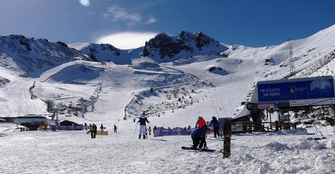 Estación de esquí de San Isidro tras los últimos días de nieve.