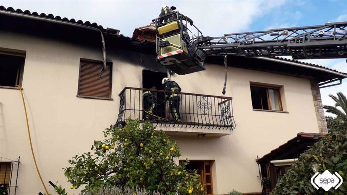 Intervención en el incendio de una vivienda en Llanera